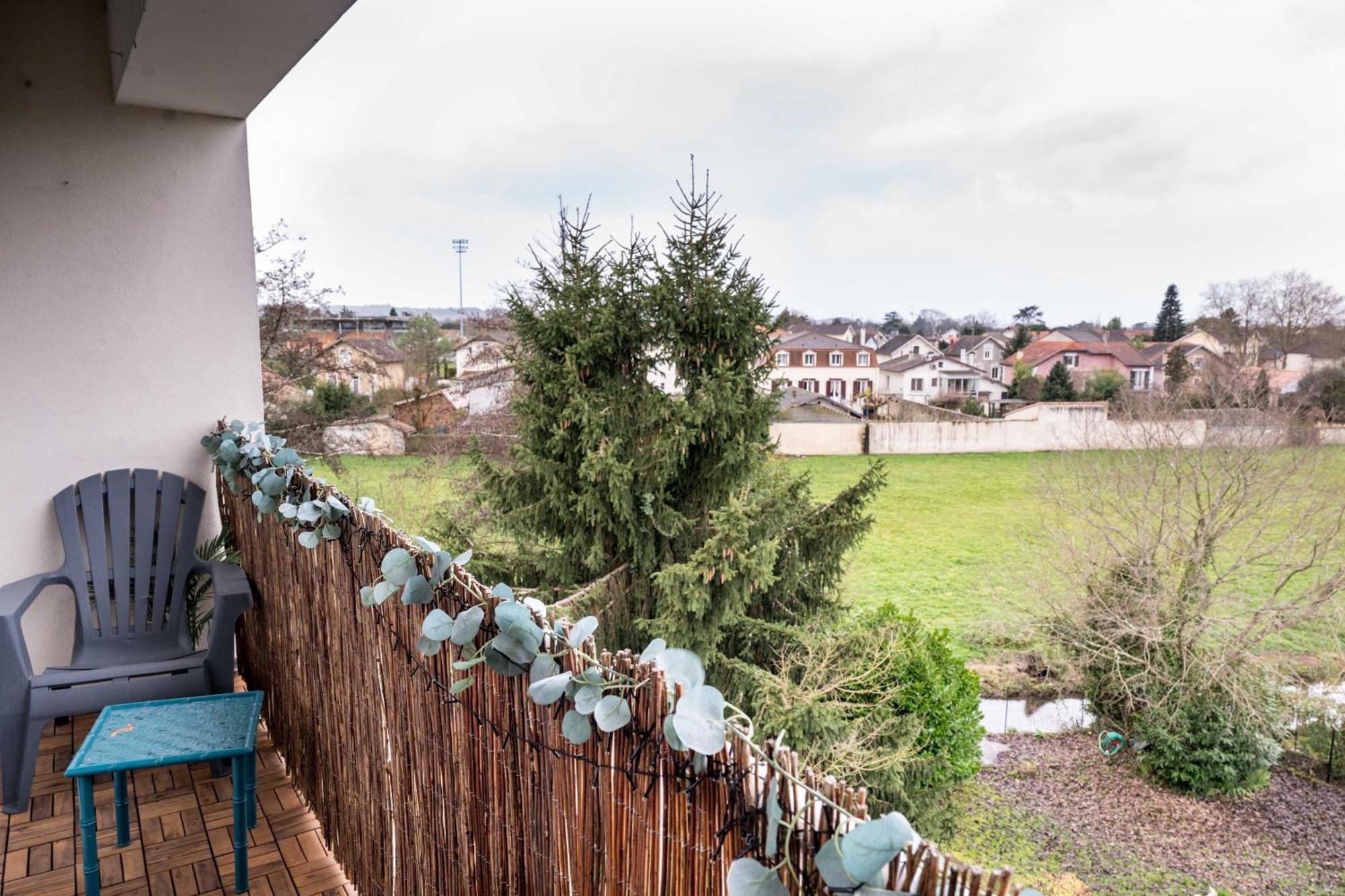 Appartement Le Ambroise - T3 Spacieux Et Calme Avec Parking Gratuit