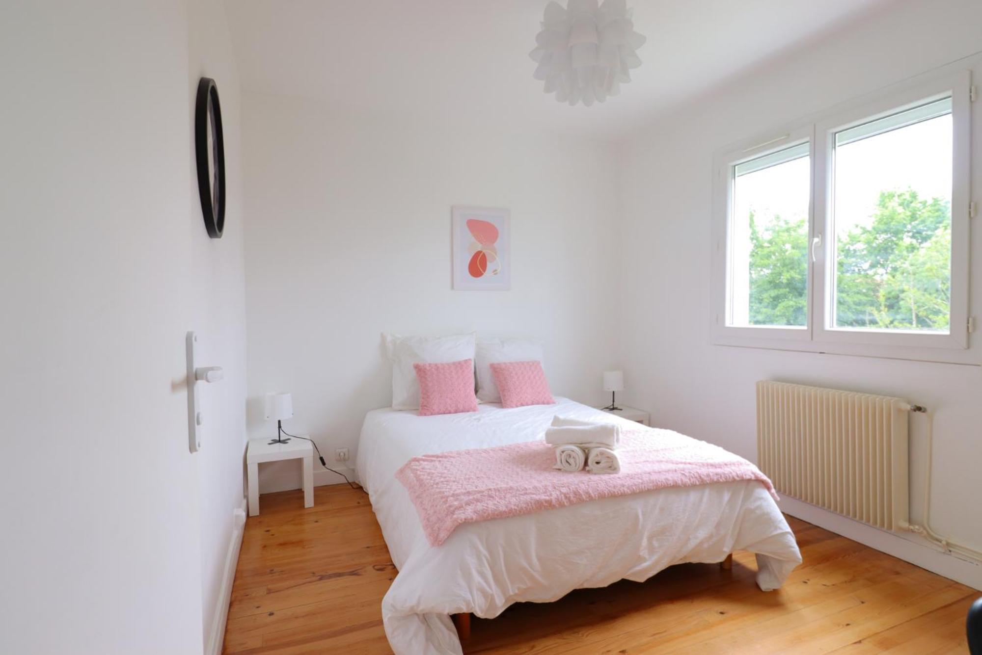 Appartement Le Ambroise - T3 Spacieux Et Calme Avec Parking Gratuit